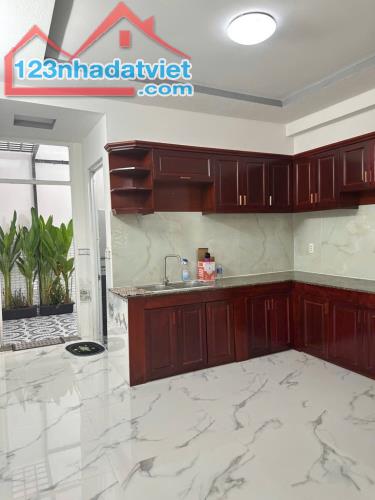 🥰♥️Nguyễn Thị Kiểu  🏅4T950  🏠NHÀ ĐẸP  3 TẦNG  -  52M²  - HXH 7 CHỖ - CHUNG VÁCH SIÊU TH - 4