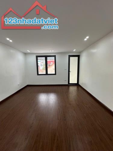 Rất tốt! 
Bán nhà Cự Lộc, Láng, Ngã Tư Sở, 32m2, nhỉnh 7 tỷ, đẹp lung linh, ở ngay, vị - 3