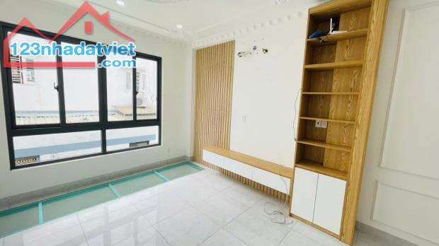 CHDV Cao cấp Trần Tấn Tân Phú giáp Tân Bình hẻm 10m 210m2 ,6Tầng thang máy 31 tỷ - 4