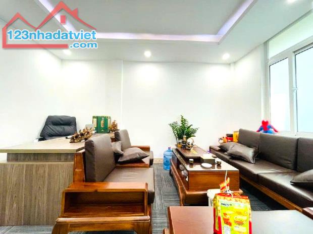 Bán nhà Mặt phố Ô Chợ Dừa 70m2, 2 mặt phố kinh doanh, Vỉa hè 5m - 2