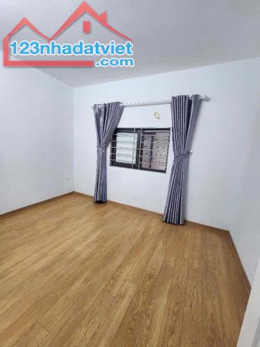 Bán Nhà Lĩnh Nam 19m 3 Tầng 2 Phòng Giá 1.68 tỷ Sổ Đổ chung - 2