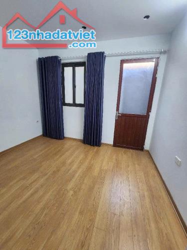 Bán Nhà Lĩnh Nam 19m 3 Tầng 2 Phòng Giá 1.68 tỷ Sổ Đổ chung - 3