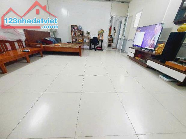 BÁN NHÀ LƯƠNG THẾ VINH 80m x 6m x GIÁ 2,2 Tỷ.