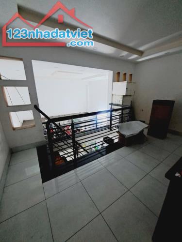 HƯƠNG LỘ 3 SÁT VÁCH TÂN PHÚ - 63M2 - NGANG ĐẸP 4.5M - DÀI 14M - HẺM XE HƠI - CHỈ HƠN 4 TỶ - 4