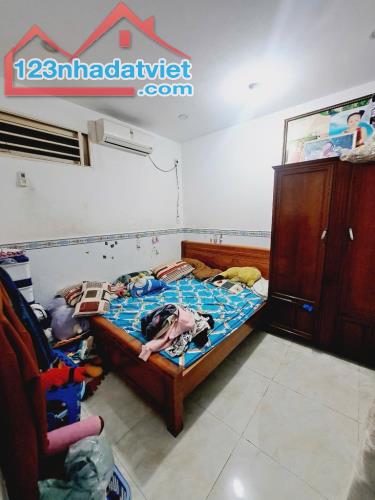 HƯƠNG LỘ 3 SÁT VÁCH TÂN PHÚ - 63M2 - NGANG ĐẸP 4.5M - DÀI 14M - HẺM XE HƠI - CHỈ HƠN 4 TỶ - 5