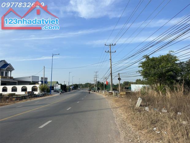 HẠ GIÁ 40% 5800m2 đất ONT Đường Nguyễn Chí Thanh - TX LaGi chỉ 400tr/m ngang gần UBND - 4