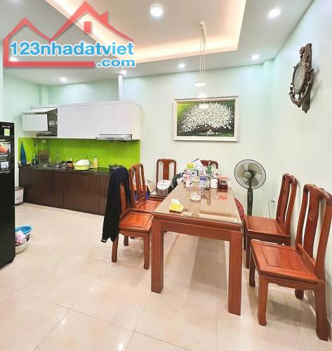 BÁN GẤP PHÂN LÔ NGUYỄN VĂN HUYÊN, ÔTÔ TRÁNH, KINH DOANH ĐA DẠNG, DT 56M² CHỈ HƠN 13TỶ - 1