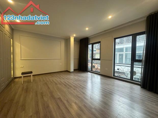 BÁN NHÀ HUỲNH THÚC KHÁNG - 71M² - 8 TẦNG - MT 16M - 2 MẶT NGÕ Ô TÔ TRÁNH - PHÂN LÔ - THANG