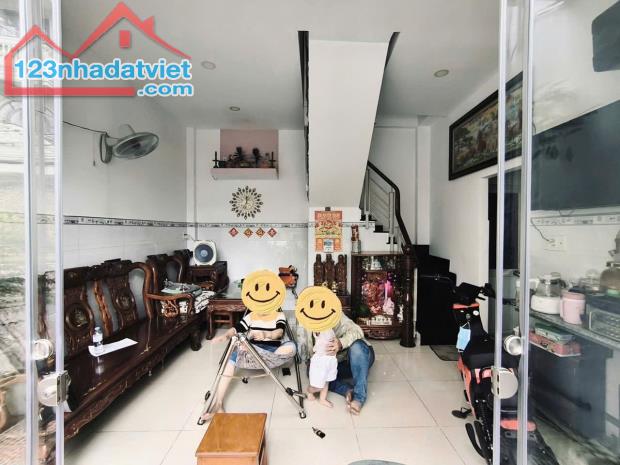 BÁN NHÀ MẶT PHỐ LÊ QUAT TÂN PHÚ NGANG 8.6M X 9M GiÁ RẺ CHỈ 7.3 TỶ SỔ HỒNG VUÔNG - 2