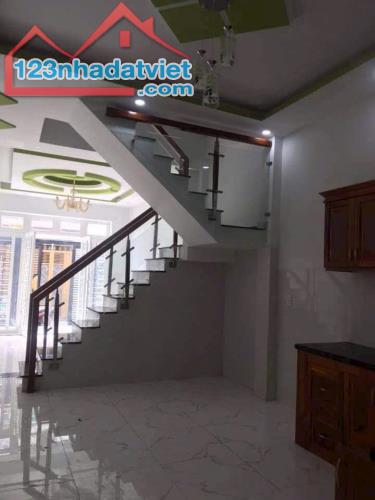 Nhà gấp bán Hẻm xe tải, 72m2 ,giá hơn 5 tỷ xíu ,P.Tân Thới Nhất, Q12 - 1