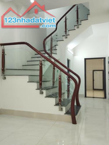 BÁN NHÀ PHỐ VƯƠNG THỪA VŨ, LÔ GÓC, Ô TÔ TRÁNH, KINH DOANH, 50M2, 5 TẦNG, GIÁ 13 TỶ. - 1