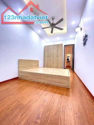 BÁN NHÀ 5 tầng CẦU GIẤY, dt: 35 m2, giá 6 tỷ, PHỐ YÊN HÒA Q,CẦU GIẤY- Ở NGAY. - 3