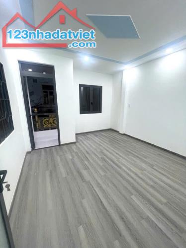 CHỈ HƠN 2 TỶ - 38M2 - 2 TẦNG HẺM XE HƠI MỚI ĐẸP - BÌNH TÂN CẠNH KHU TÊN LỬA - 5