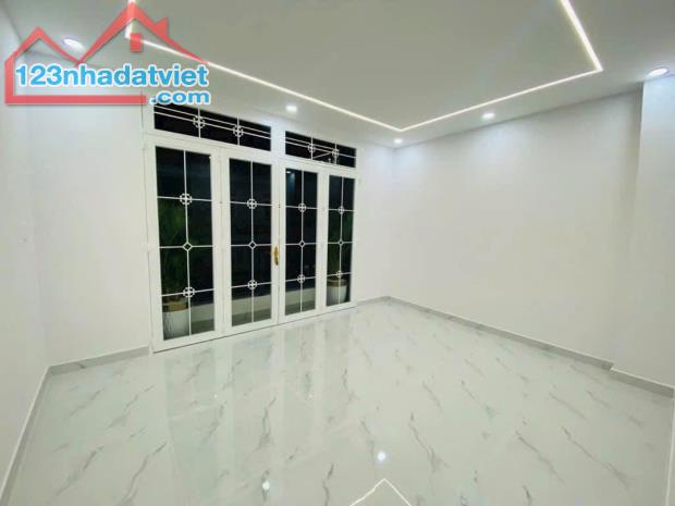 HÀNG HIẾM! Nhà mới tinh Lâm Văn Bền Q7, 3 Lầu , 40 m2 , chỉ 4 TỶ hơn - 1