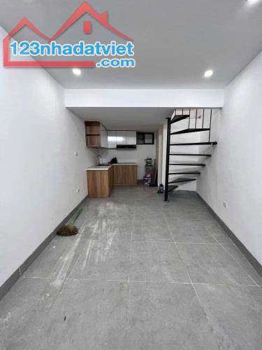 Bán nhà 3 tầng, 20m², 3PN, 3WC, Hoàng Mai, Giáp Bát - 2 tỷ