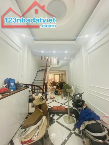 Nhà Mặt Ngõ Thịnh Liệt - HOÀNG MAI DT 35m2 x 5T. Kinh doanh onl, 1 nhà ra Mặt phố. Chỉ 5 - 1