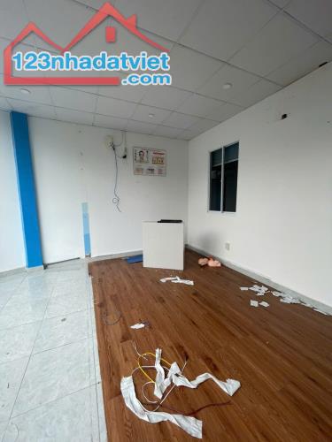 CĂN GÓC 2MT KINH DOANH MIẾU BÀ, 56M2, SỔ HOÀN CÔNG, ĐƯỜNG 9M,GIÁ CHỈ 2,5 TỶ - 4