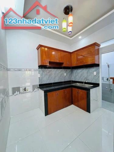 BÁN NHÀ 1TRỆT 2LẦU 1SÂN THƯỢNG - NHÀ MỚI 100% - GIÁ CHỈ 2 TỶ 680 TRIỆU - 4