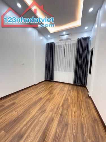 NHÀ ĐẸP GẦN NGÃ 5 Ô CHỢ DỪA, ĐỐNG ĐA(30M2*4T), FULL NỘI THẤT, NHỈNH 5 TỶ - 1