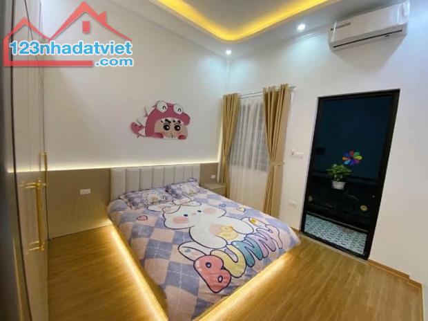 BÁN NHÀ PHỐ LINH LANG - KINH DOANH - 3 THOÁNG - Ô TÔ ĐỖ CỬA - 60M2 FULL NỘI THẤT. - 3