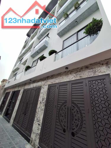 Bán nhà Bát Khối,Cổ Linh 5 tầng,36m,mt3.6m gần oto nhỉnh 5 tỷ