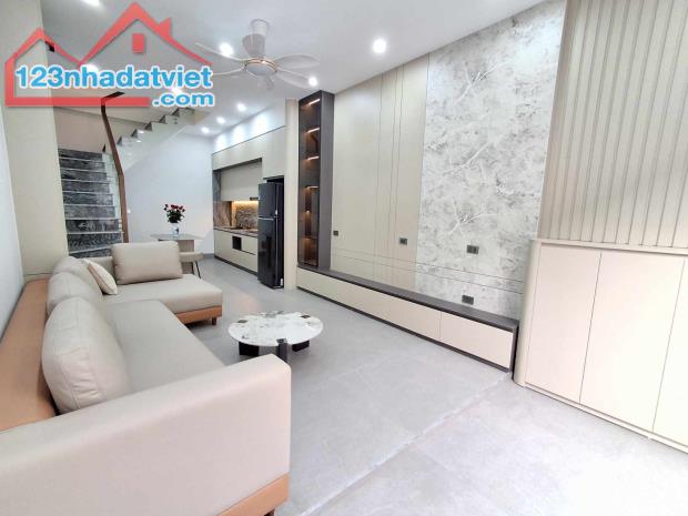 Bán nhà Bát Khối,Cổ Linh 5 tầng,36m,mt3.6m gần oto nhỉnh 5 tỷ - 2