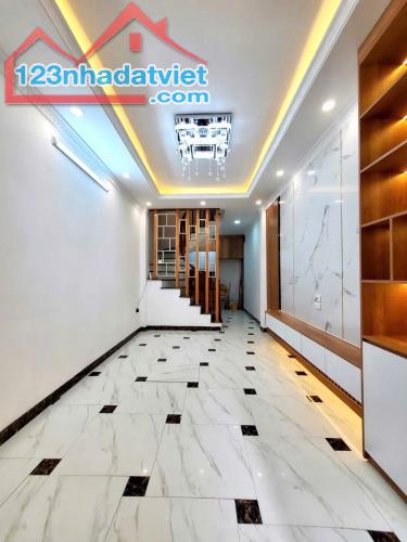 Bán nhà riêng trong ngõ Giáp Nhị. 30m2, 5 tầng