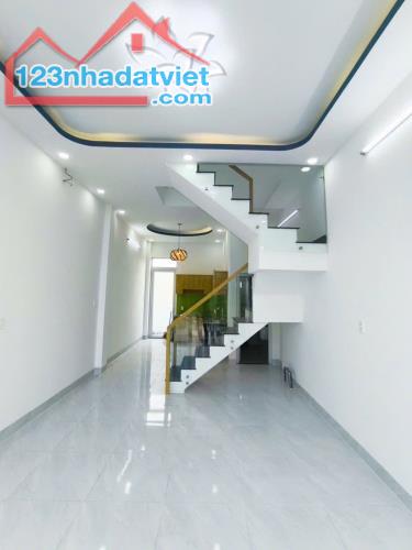 Nhà Mới Xinh, Đón tết, Khu P lô, DTSD 102M2, Đường 10m, có vỉa hè, chỉ 3.15ty - 1