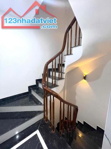 TÂY SƠN - ĐỐNG ĐA- DT 40M2 X6T - MT4M - 11.3TỶ- NGÕ NÔNG -6 TẦNG  THANG MÁY NHẬP KHẨU - 4