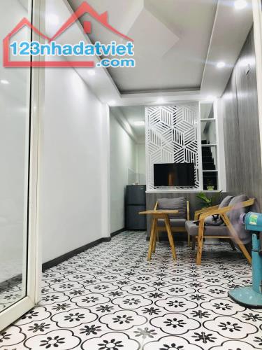 ♪ Sau MT Trần Quốc Toản, 21m2 2 tầng, sạch đẹp, 1.75 tỷ