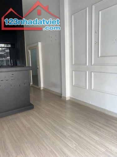 Bán tòa nhà 6 tầng 2 mặt tiền trước sau đường Trường Sa Quận 3 chỉ 30 tỷ - 4