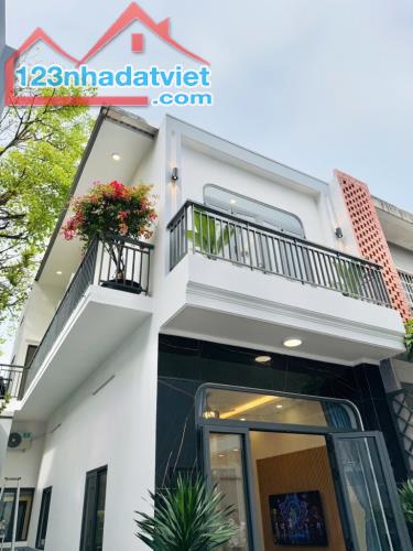 VILLA MINI  TUYỆT VỜI– DIỆN TÍCH ĐẤT 102M2- GẦN EMART PHAN H - 1