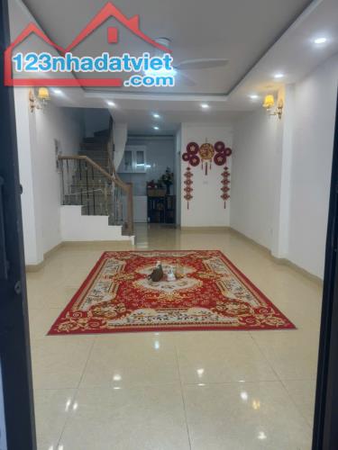 Cần bán nhà 38m x 2 tầng, 2N2VS Lê Trọng Tấn, Khương Mai, Thanh Xuân  giá 2.65  tỷ