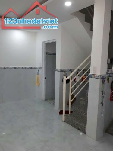 Bán nhà SÁT ĐƯỜNG LỚN, HẺM 2.5M, SỔ HỒNG, Đường Lưu Trọng Lư, Quận 7. - 3