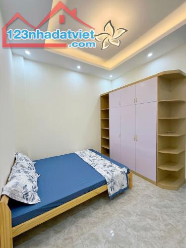 Nhà cực rộng Lệ Mật Việt Hưng 56m2 3 ngủ full nội thất, oto đỗ cửa, khu vực sầm uất. 7,5tỷ - 2