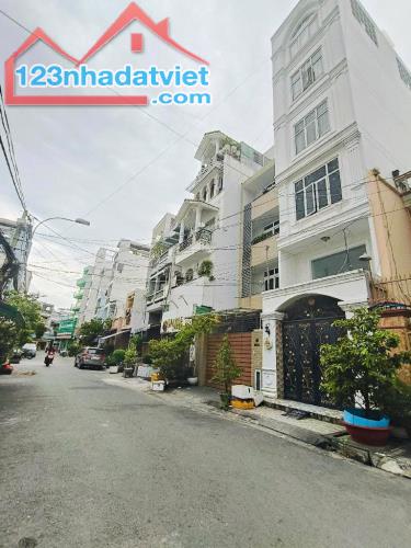 HOT! BÁN NHÀ HẺM XE HƠI ÂU DƯƠNG LÂN P2 Q8 80M2 5 TẦNG, GIÁ NHỈNH HƠN 11 TỶ. LH:0799986938