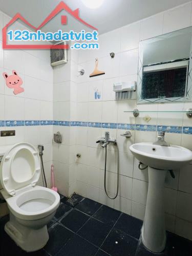 Bán nhà ngõ phố 8/3, giá 3.95 tỷ, 18m2x4T, ẢNH THẬT