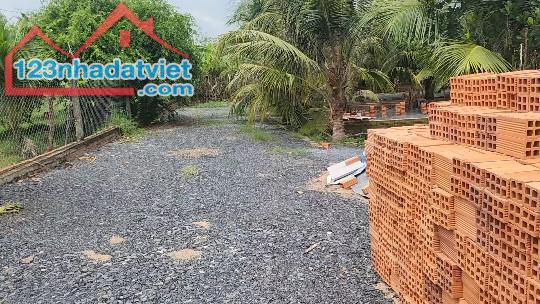 Xuất cảnh cần bán nhanh nhà vườn đa chức năng Dt: 2700m2 có 300m2 thổ cư giáp đô thị Hậu N - 2