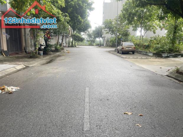 Chính chủ bán 90m2 đất TĐC Giang Biên, Long Biên. View vườn hoa thoáng mát