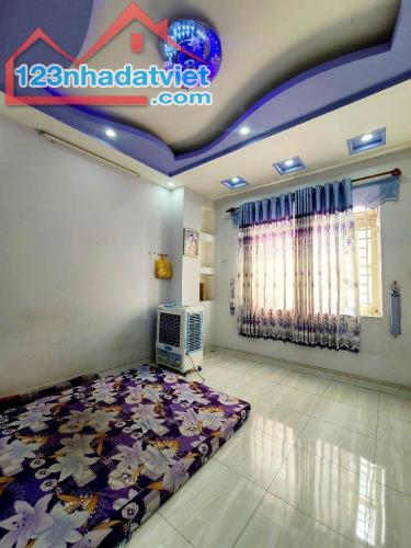 MẶT TIỀN KINH DOANH NGAY LÊ VĂN QUỚI BÌNH TÂN - 90M2 - 4TẦNG - NGANG BỀ THẾ 5M CHỈ HƠN 9TY - 4