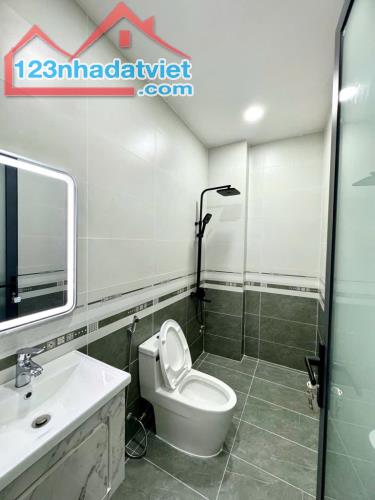 Bán nhà hẻm xe hơi đường Lê Thánh Tôn, Bến Nghé, Quận 1, 80m2, 33 tỷ - 2