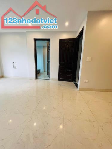 TÒA DỊCH VỤ - TT BA ĐÌNH – 80M2X 8T – OTO QUA – GIÁ 25 TỶ - 4