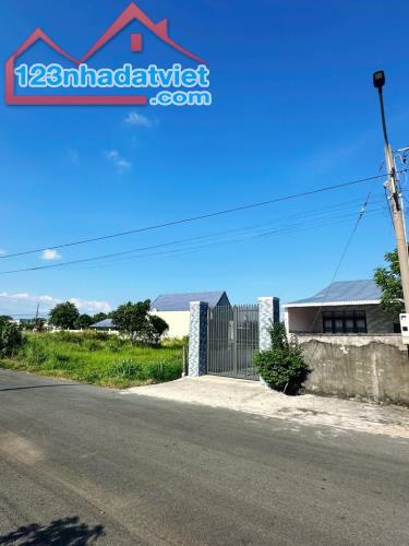 Bán 6 sổ góc (30x45m=1.150m²) có 600m2 thổ cư lộ 22m gần trường chợ , đúng 225 tr  không p