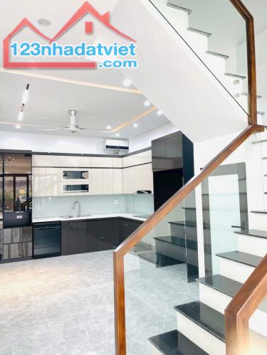 🏠🏠 Bán căn nhà lô góc 2 mặt ngõ tại vị trí đắc địa trung tâm phường Trần Hưng Đạo TPTB