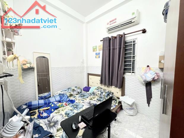 HOÀNG HOA THÁM PHÚ NHUẬN - HẺM 3M THẲNG ĐẸP - 4 TẦNG 4PN - CHỈ NHỈNH 5 TỶ