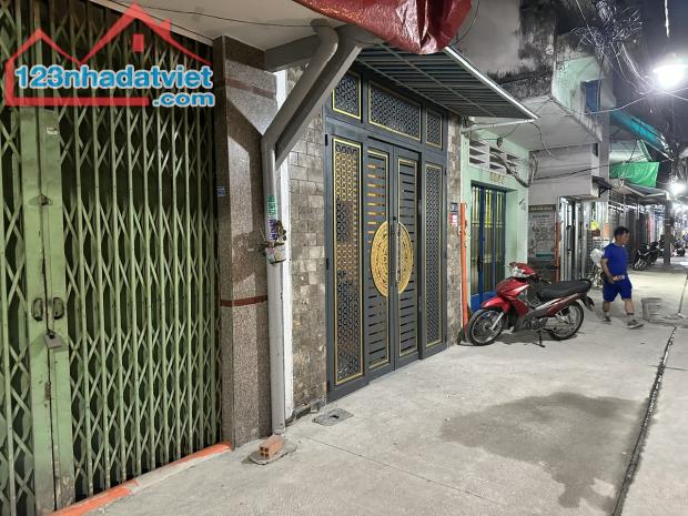 Bán nhà Quận 3, 3 tầng, 30m2, hẻm 5m chuẩn, Nguyễn Đình Chiểu, nhỉnh 5 tỷ