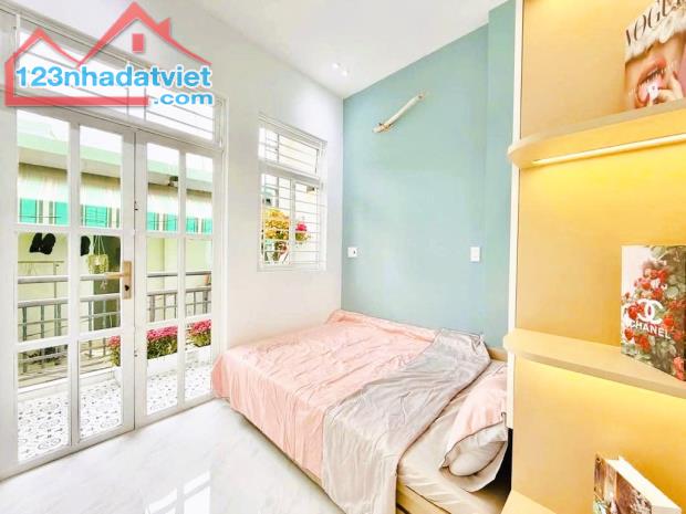 NHÀ MỚI THƠM SƠN - 3 TẦNG - DTSD 80 M2 - NGUYỄN THÁI SƠN - NGAY ĐH CÔNG NGHIỆP - GÒ VẤP. - 4