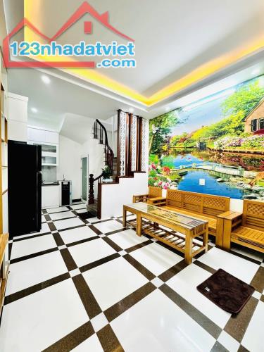 👨‍👩‍👧‍👦Nhà Nguyễn Khánh Toàn 30m2 - 5 Tầng - Siêu Hiếm - Phố Vip Tại Hà Nội - 1