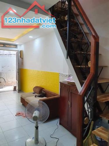 Bán gấp nhà Hẻm ô tô Lê Thị Ngay 52m2 _ 2 tầng chỉ nhỉnh 2 tỷ. - 1