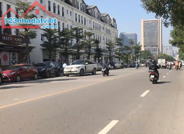 BÁN TOÀ CHDV NGUYỄN CHÁNH DT 70M, 5 TẦNG, MT 6M, Ô TÔ QUA NHÀ, DT 68TR/THÁNG, CHÀO 13.85 T